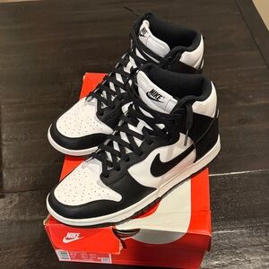 Nike Men's Black and White High-Top Sneakers